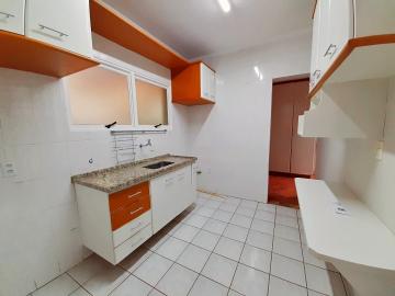 Casa térrea à venda com 03 dormitórios no condomínio Jatobá.