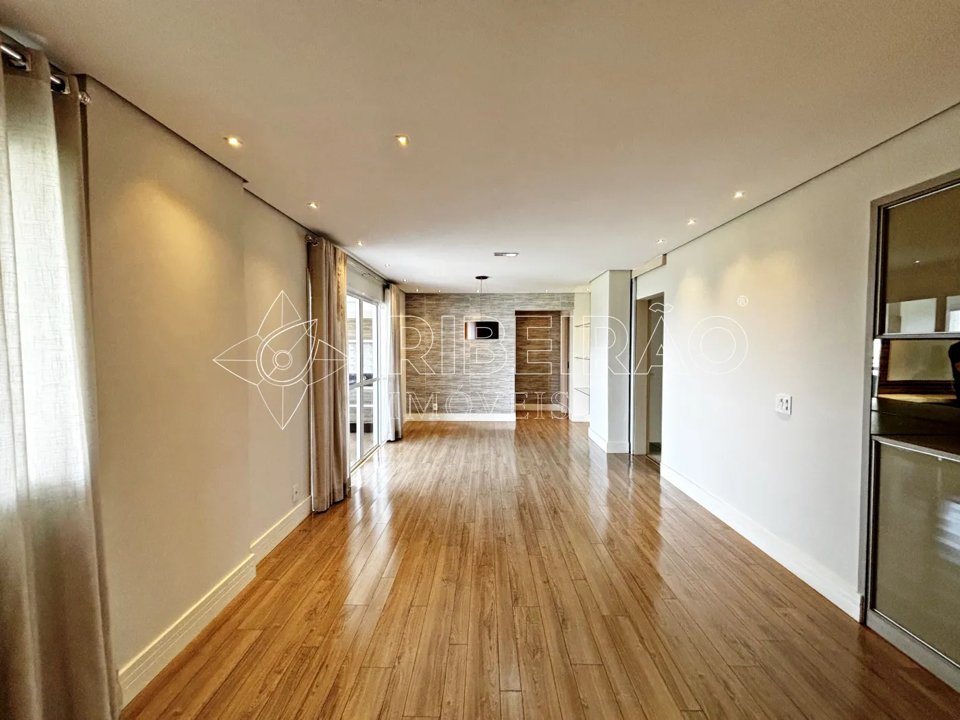 Alugar Apartamento / Padrão em Ribeirão Preto R$ 3.500,00 - Foto 2