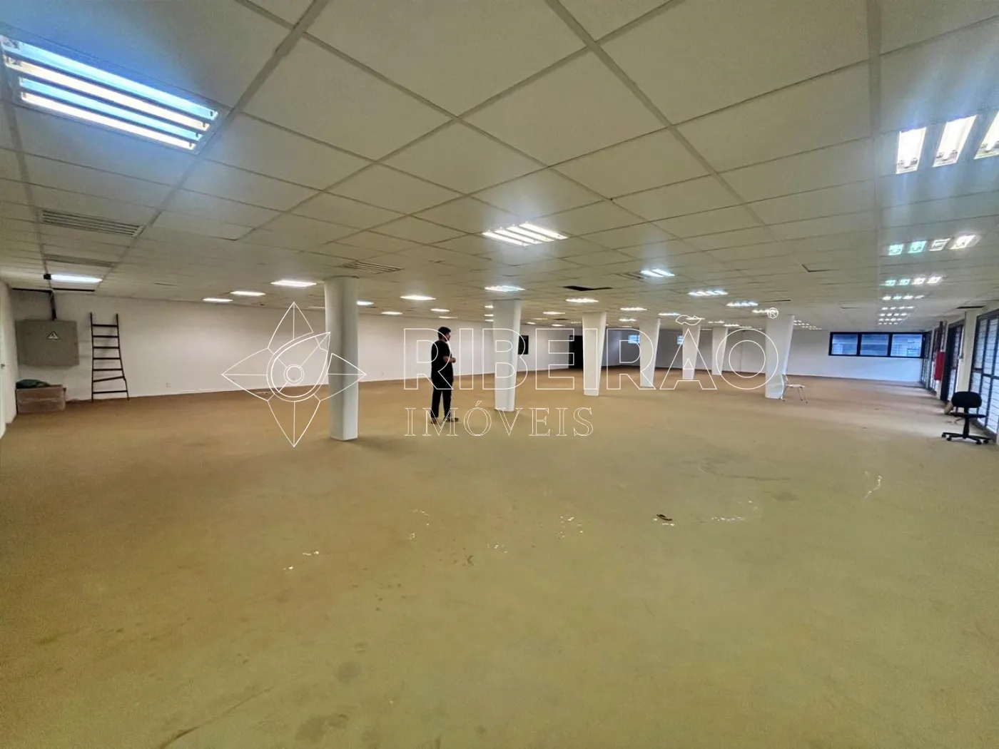 Alugar Comercial / Galpão em Ribeirão Preto R$ 58.000,00 - Foto 10