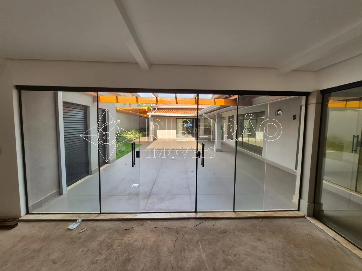 Alugar Comercial / Salão em Ribeirão Preto R$ 2.500,00 - Foto 12