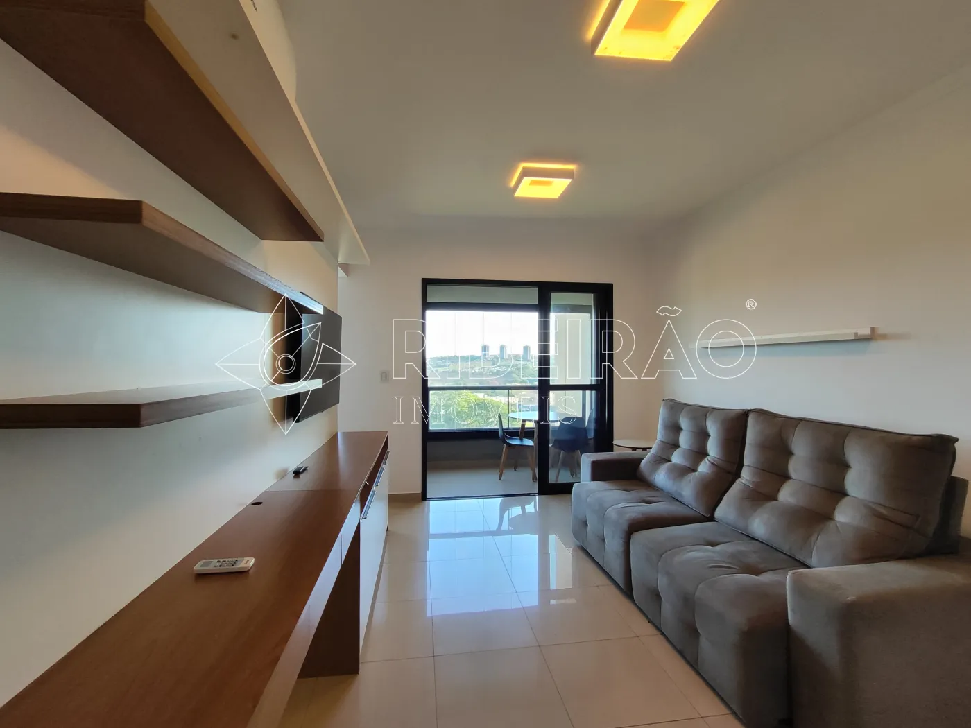Alugar Apartamento / Padrão em Ribeirão Preto R$ 2.300,00 - Foto 2