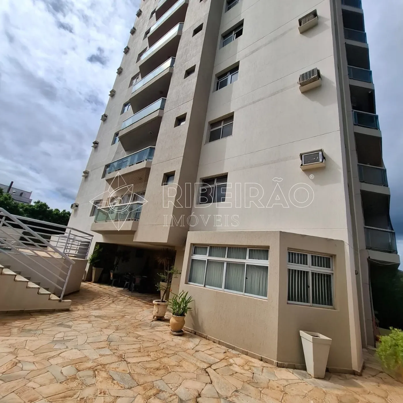 Comprar Apartamento / Padrão em Ribeirão Preto R$ 220.000,00 - Foto 1