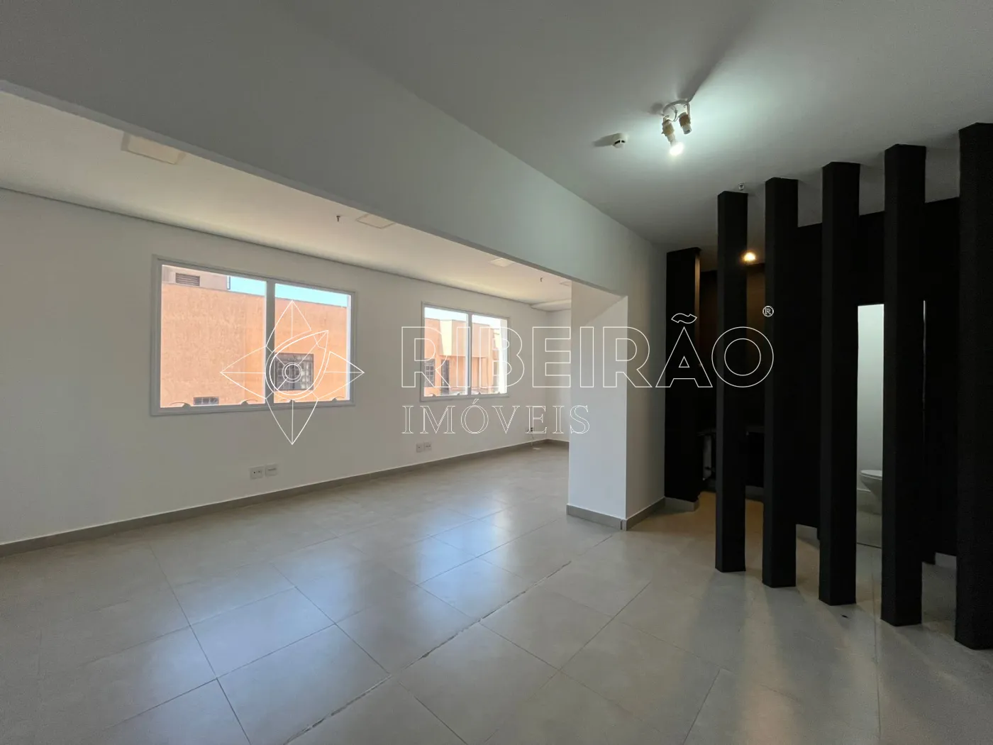 Alugar Comercial / Sala em Ribeirão Preto R$ 1.800,00 - Foto 1