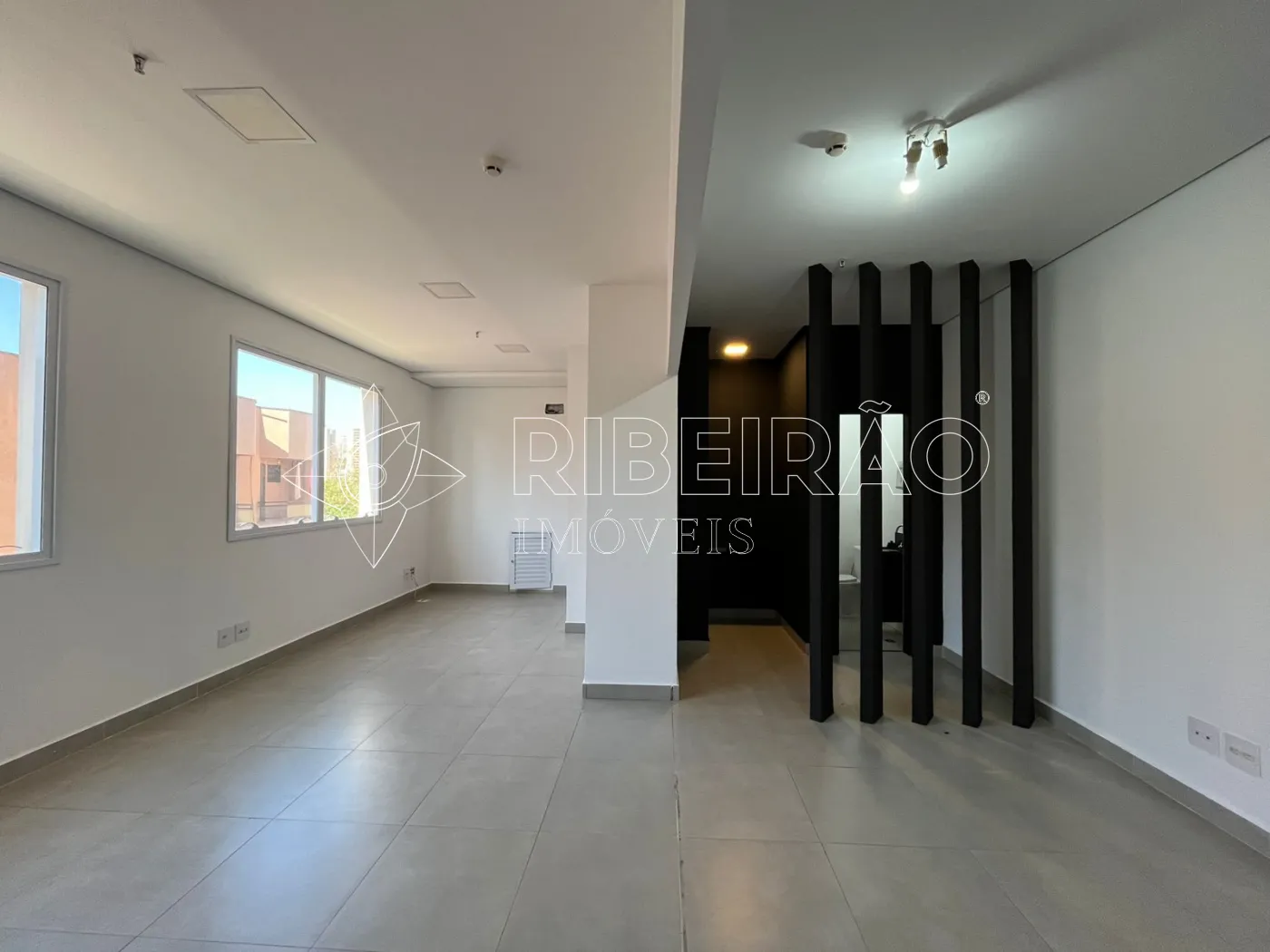 Alugar Comercial / Sala em Ribeirão Preto R$ 1.800,00 - Foto 2