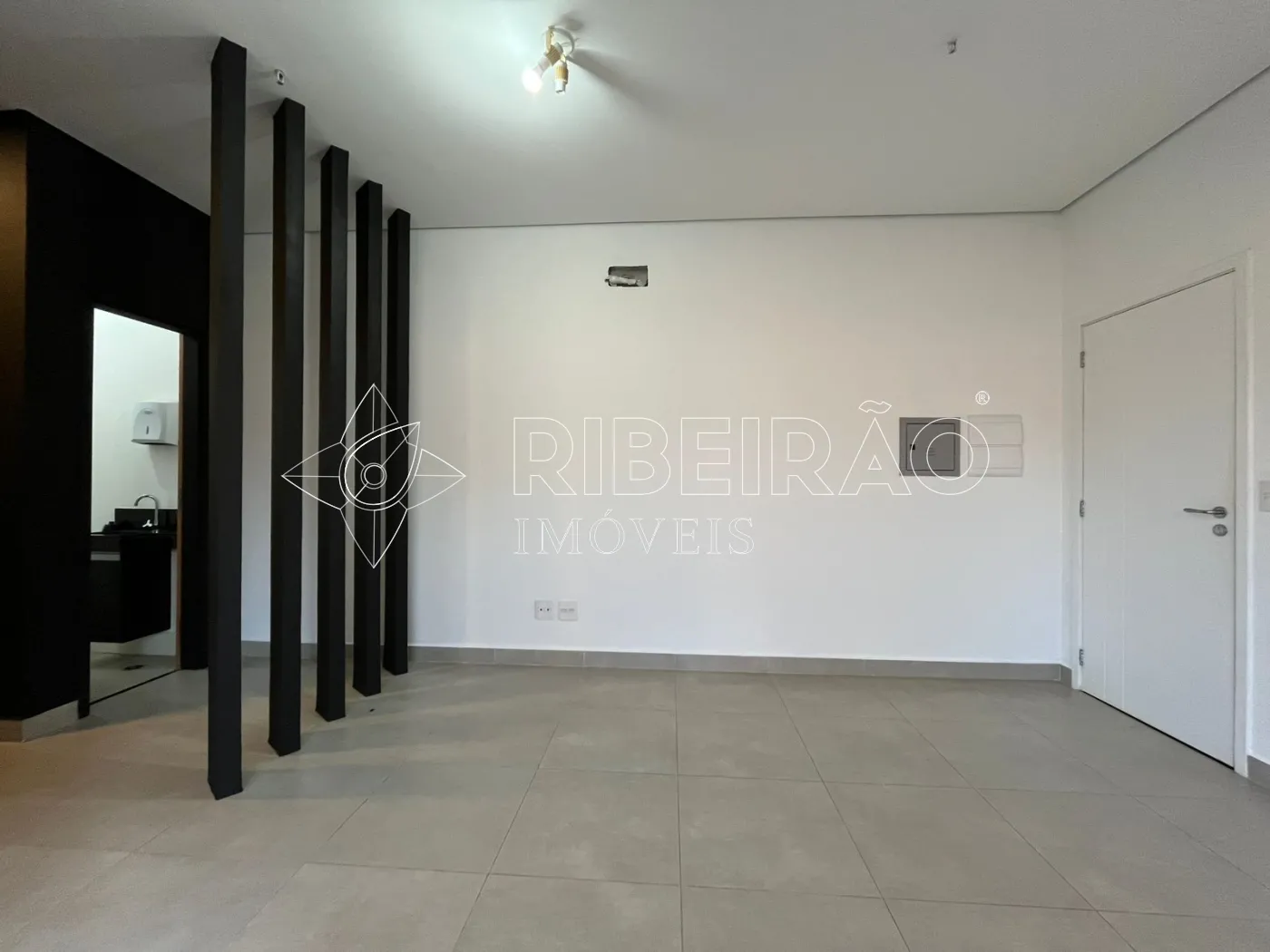 Alugar Comercial / Sala em Ribeirão Preto R$ 1.800,00 - Foto 4