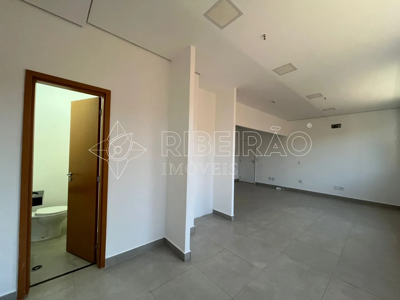 Alugar Comercial / Sala em Ribeirão Preto R$ 1.800,00 - Foto 11