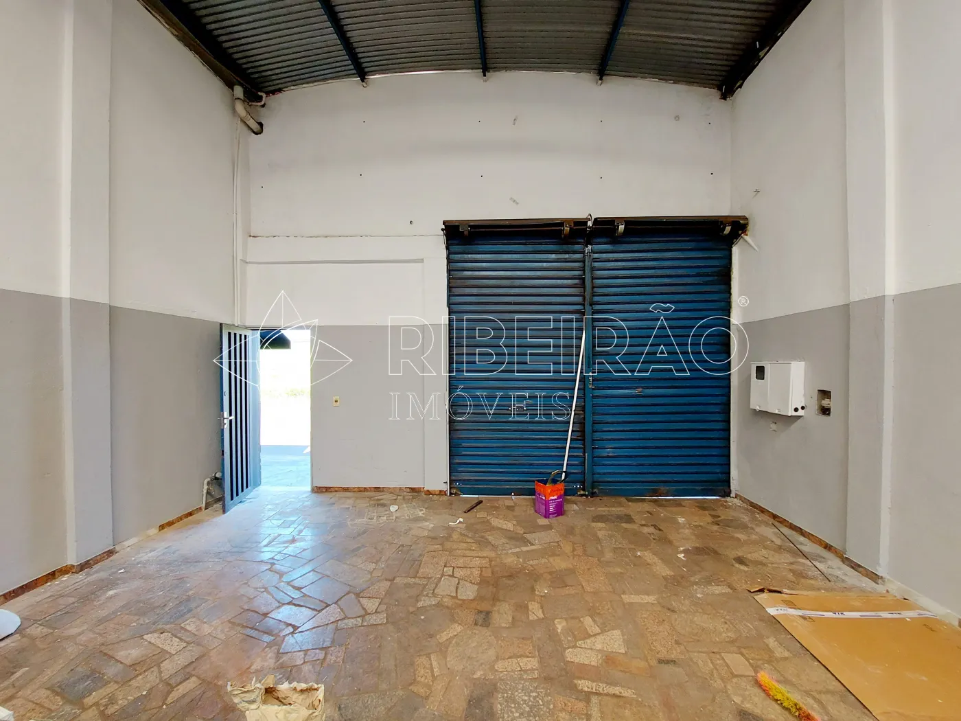 Alugar Comercial / Salão em Ribeirão Preto R$ 4.000,00 - Foto 2