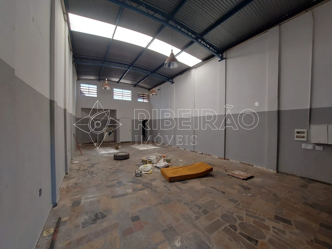 Alugar Comercial / Salão em Ribeirão Preto R$ 4.000,00 - Foto 1