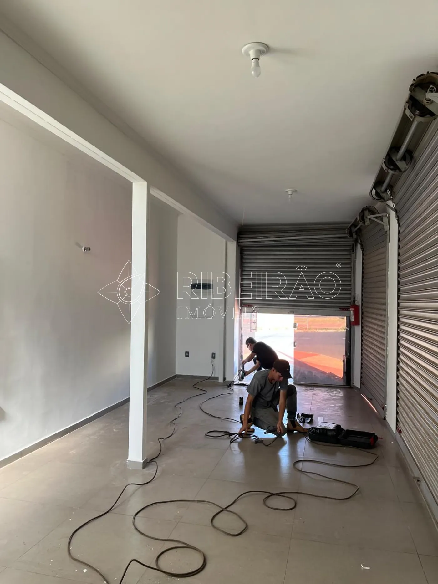 Alugar Comercial / Salão em Ribeirão Preto R$ 1.300,00 - Foto 3