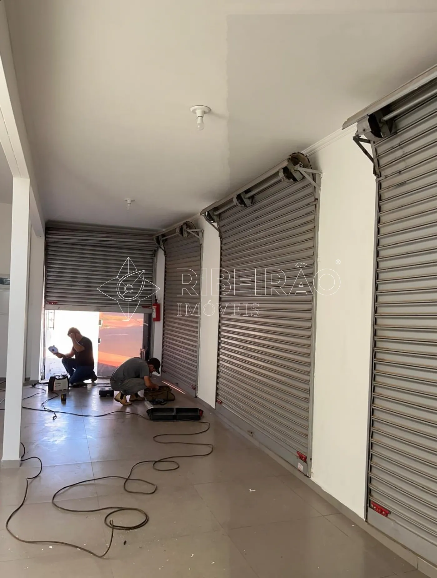 Alugar Comercial / Salão em Ribeirão Preto R$ 1.300,00 - Foto 4