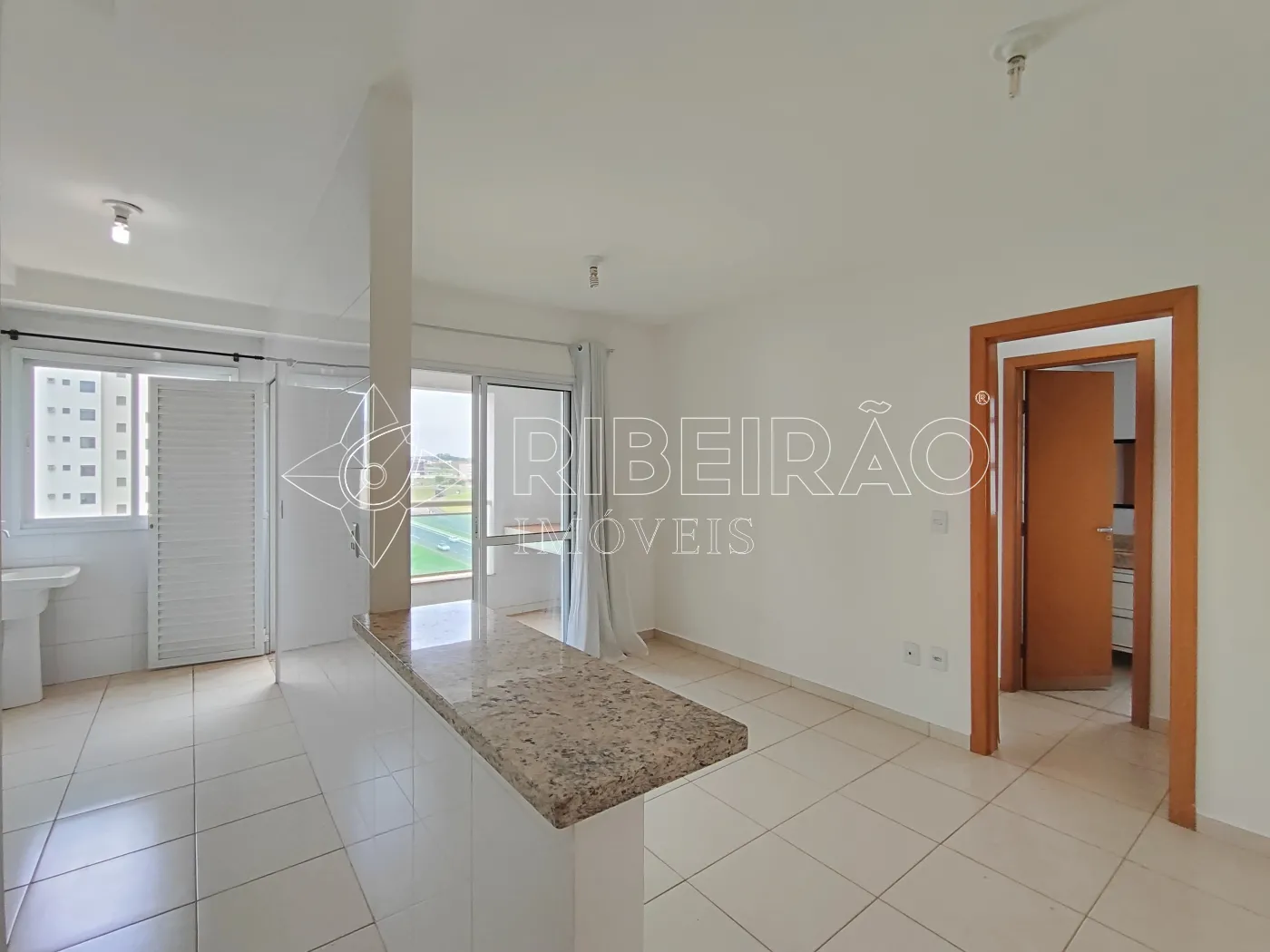 Alugar Apartamento / Padrão em Ribeirão Preto R$ 1.500,00 - Foto 1