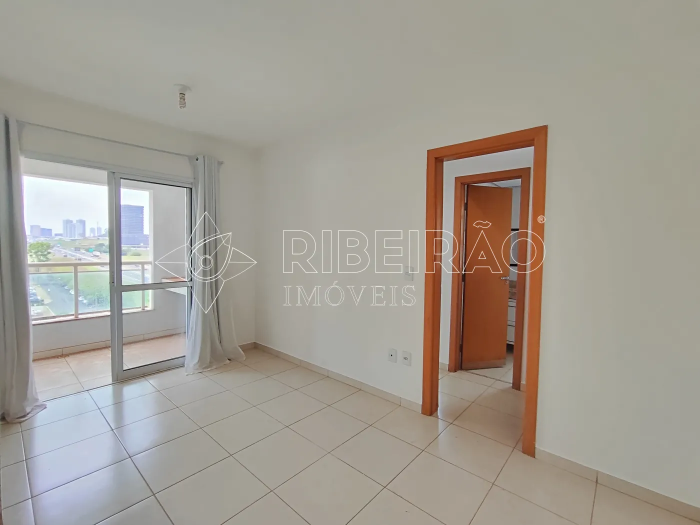 Alugar Apartamento / Padrão em Ribeirão Preto R$ 1.500,00 - Foto 2