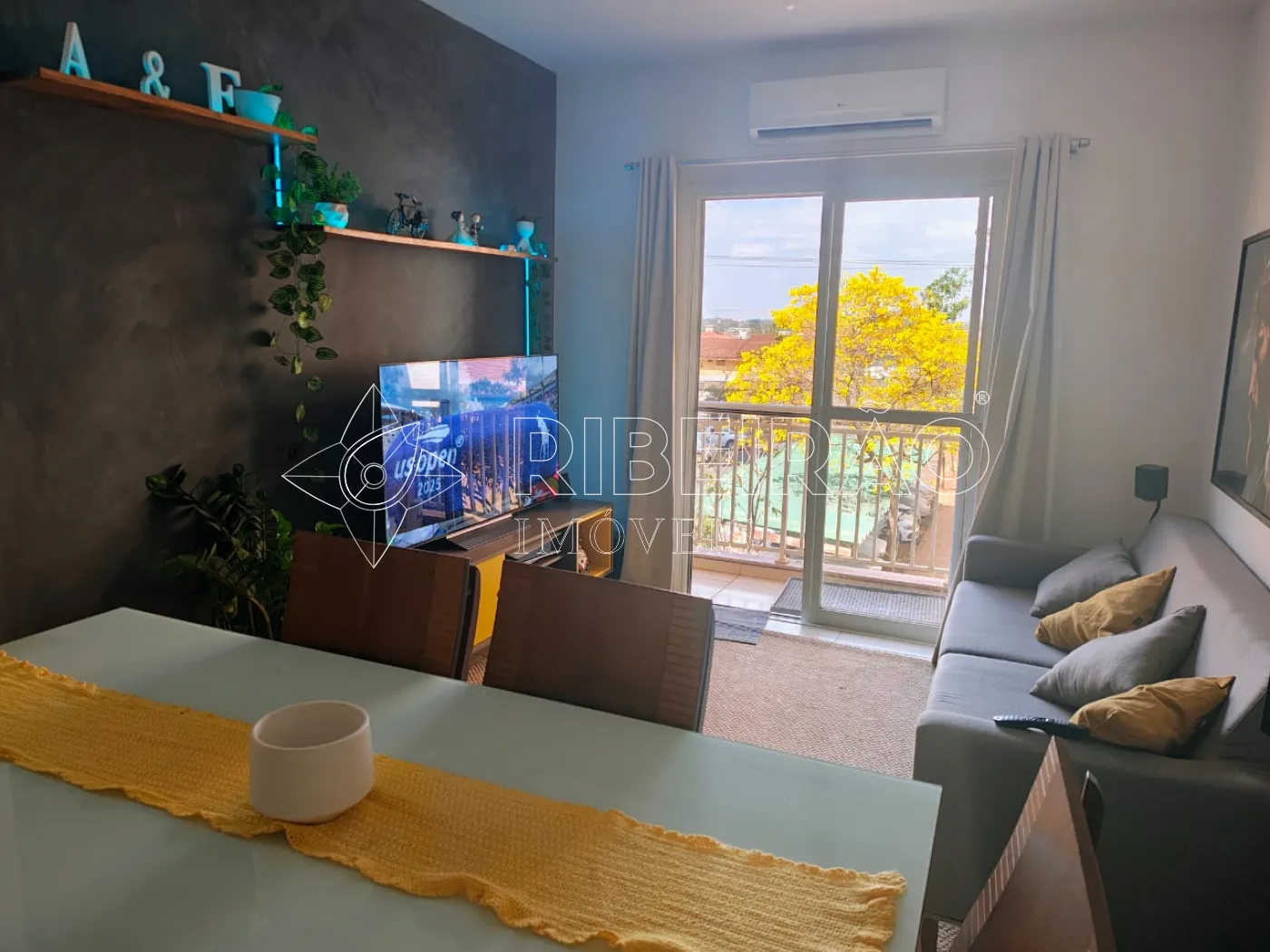 Alugar Apartamento / Padrão em Ribeirão Preto R$ 1.100,00 - Foto 1