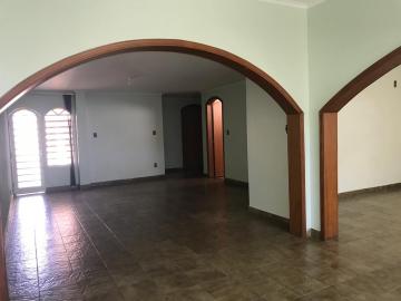 Alugar Casa / Térrea em Ribeirão Preto. apenas R$ 3.000,00