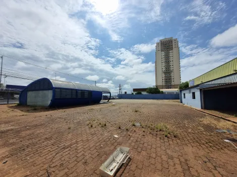 Lote na Av. Presidente Castelo Branco para locação