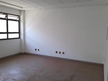 Sala comercial para locação na Vila Tibério