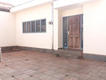 Casa térrea com 3 dormitórios e 4 vagas para venda Jd São Luiz
