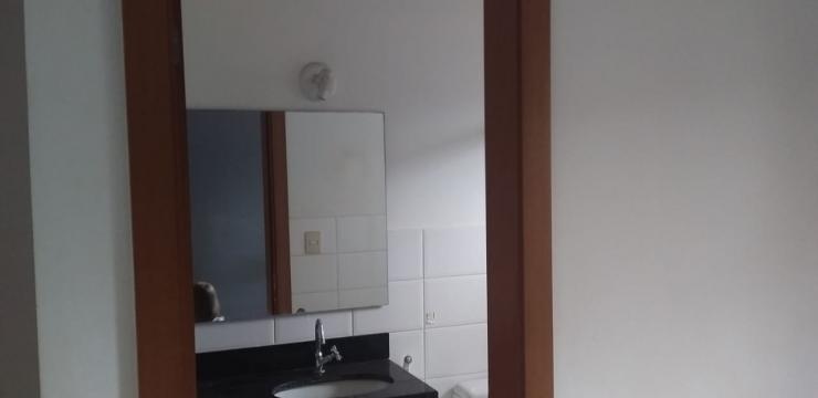 Apartamento no Bairro Jd. Botânico com 2 suítes. armarios planejados,