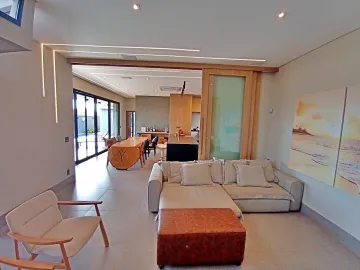 imagem 3 - Casa térrea diferenciada em condomínio fechado, 3 suítes com armários e ar-condicionado, sala 3 ambientes, lavabo, espaço gourmet e cozinha integradas. imagem 3 - Casa térrea diferenciada em condomínio fechado, 3 suítes com armários e ar-condicionado, sala 3 ambientes, lavabo, espaço gourmet e cozinha integradas.