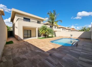 Casa a venda em condomínio com 3 suítes e piscina Vila do Golf