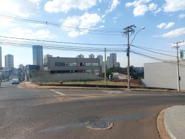 Terreno para locação de esquina positiva na Paschoal Bardaro