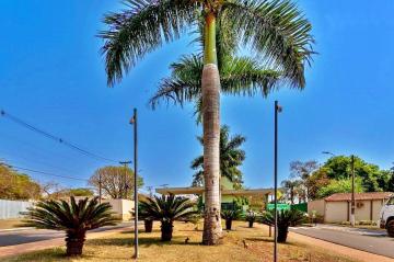 Terreno de esquina com 1.000M² à venda no Condomínio Royal Park