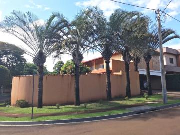 Casa para venda e locação condomínio Figueira Branca estilo rustica com piscina