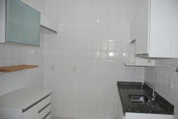 Apartamento 02 dormitório com armários planejados sendo 01 suite no Bairro Ana Maria.