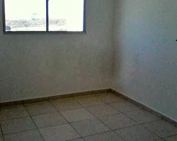 Apartamento no Bairro Guaporé com 02 dormitórios, cozinha e 01 vaga de garagem.