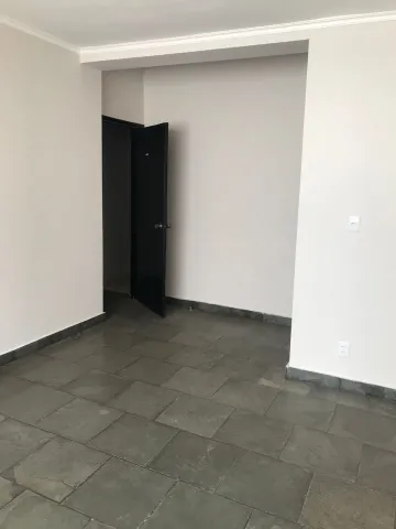 Sala comercial para locação a partir de 70m² no Centro.