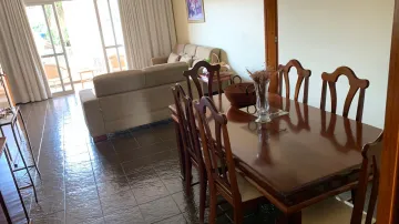 Apartamento em excelente estado de conservação à venda 3 dormitórios sendo 2 suítes, 2 apartamentos por andar no Centro