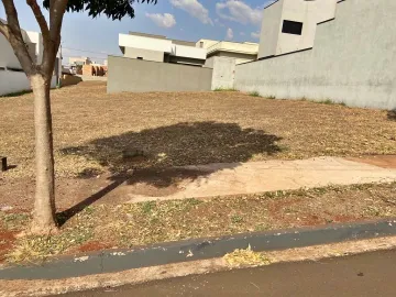 Terreno em condomínio no  Bairro San Marco com 251 m² de ilha, plano.