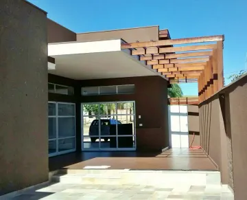 Casa térrea em condomínio  Buona Vitta com  04 suítes, piscina e churrasqueira, 02 vagas de garagem.