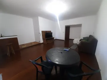 Imóvel comercial , piso superior no Bairro Vila Seixas com 04 dormitórios sendo 01  suite, armários planejados.