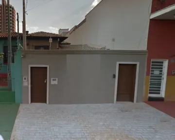 Casa térrea  comercial  no Bairro Vila Seixas com 04 salas sendo 01 com banheiro privativo, wc feminino e masculino.