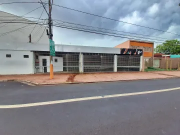 Imóvel  comercial em Avenida no Bairro Vila Tibério com 222m²