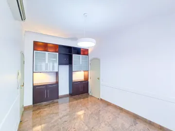 Apartamento com 4 suítes e 4 vagas para venda no Centro.