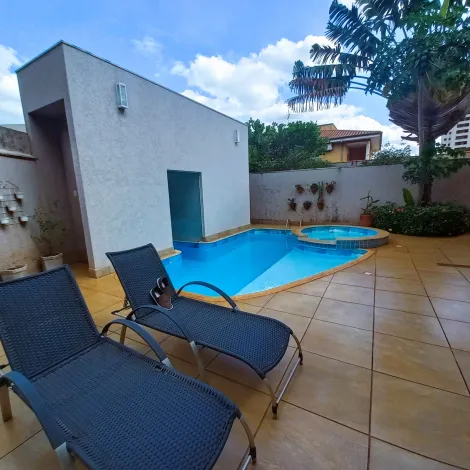 Sobrado em condomínio 04 dormitórios com piscina para venda no Villa Real