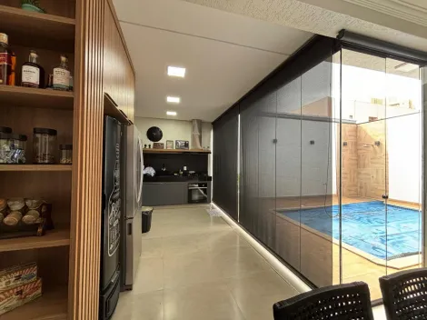 Casa térrea 03 dormitórios com piscina para venda no Jardim Irajá