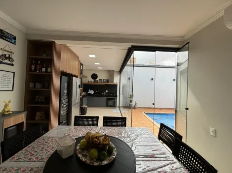 Casa térrea 03 dormitórios com piscina para venda no Jardim Irajá