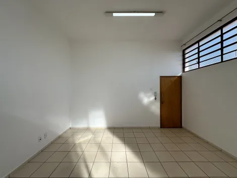 Sala comercial para locação no bairro Irajá