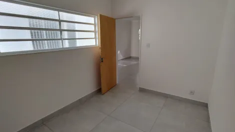 Casa reformada térrea para venda com 3 dormitórios no Jardim Mosteiro