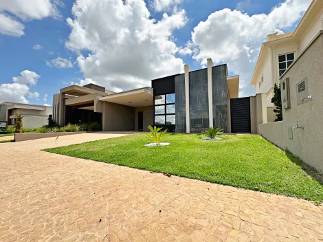 Casa Térrea com Piscina à venda em Condomínio 3 suítes 4 vagas Residencial Alto do Castelo