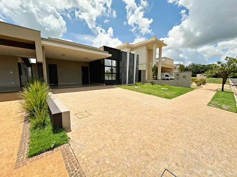 imagem 3 - Casa Térrea com Piscina à venda em Condomínio 3 suítes 4 vagas Residencial Alto do Castelo imagem 3 - Casa Térrea com Piscina à venda em Condomínio 3 suítes 4 vagas Residencial Alto do Castelo